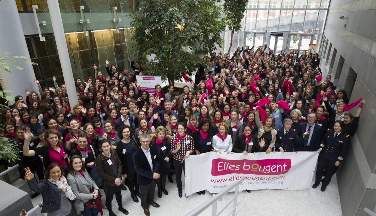 5e Forum Réseaux et Carrières au Féminin à La Défense en présence de la Marine Nationale