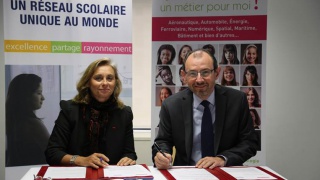 Convention Elles Bougent avec l'AEFE pour le Girls on the Move Day 2017