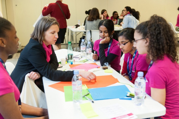 Elles Bougent pour l'industrie du futur avec les marraines au Salon Global Industrie