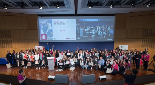 Finale du challenge InnovaTech 2018 à Bercy : photo de groupe