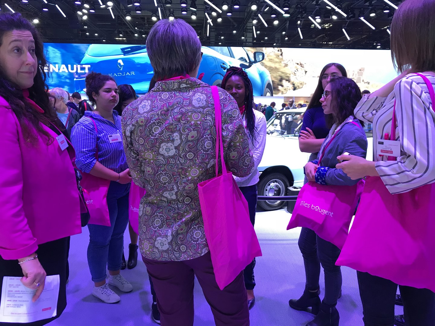 Portraits croisés d'Emmanuelle et Carine, marraines Renault au Mondial de l'Auto