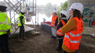 Visite d'un chantier VINCI de remise en peinture d'un ouvrage d'art à Nantes