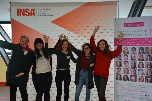 InnovaTech 2019 Centre Val-de-Loire 2019 : l'équipe bleue pour le projet Locaux Room Centre