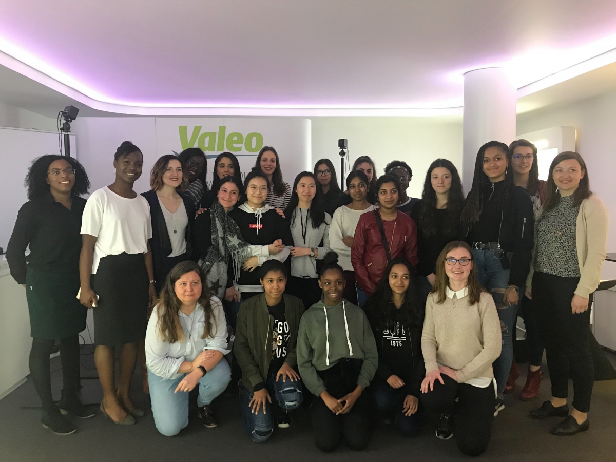 Semaine de l'Industrie 2019 : A la découverte de Valeo Créteil avec les lycéennes Elles Bougent