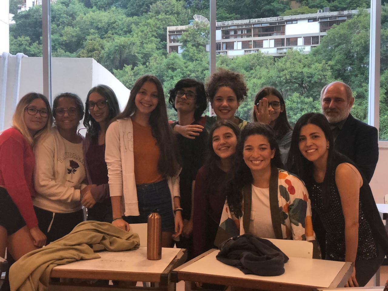 120 élèves du Lycée Molière de Rio de Janeiro rencontrent des ingénieures / techniciennes