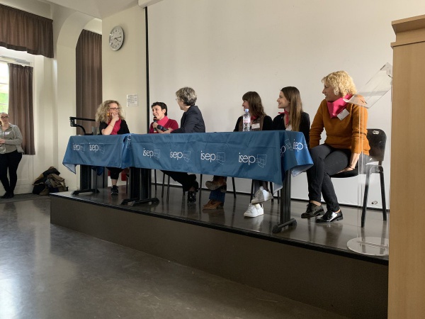 Marie-Luce Godinot, marraine Bouygues Construction, lors de la table ronde sur l'intelligence artificielle à l'occasion d'Elles innovent pour le Numérique 2019