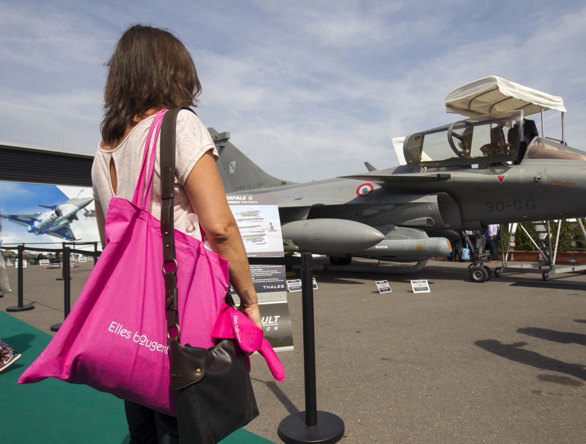 La féminisation des métiers dans l'industrie aéronautique avec Elles Bougent au salon du Bourget