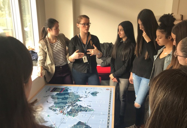 Visite des sites informatiques d'Air France avec 100 lycéennes Elles Bougent pendant la Semaine de l'Industrie 2019