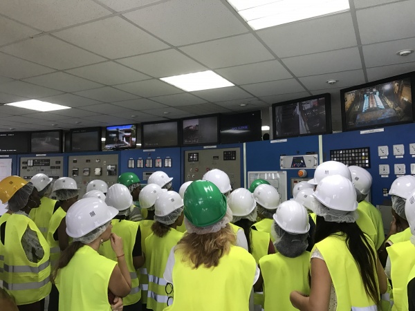 Visite d'une centrale thermique edf en guyane avec les marraines Elles Bougent