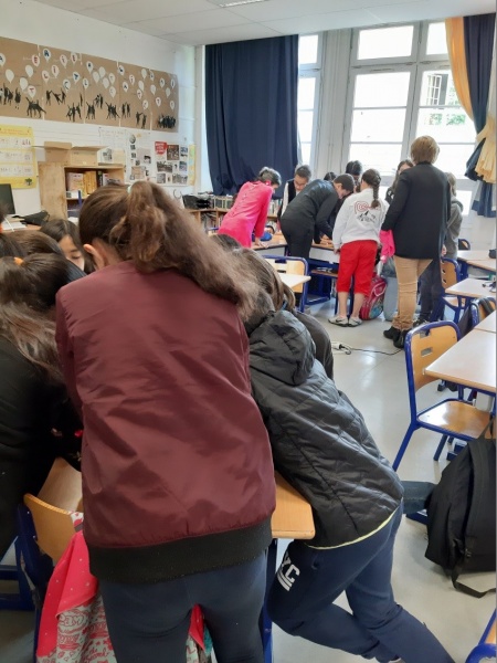 Intervention de la délégation régionale Elles Bougent ile-de-France à l'école élémentaire Claude Vellefaux, à Paris