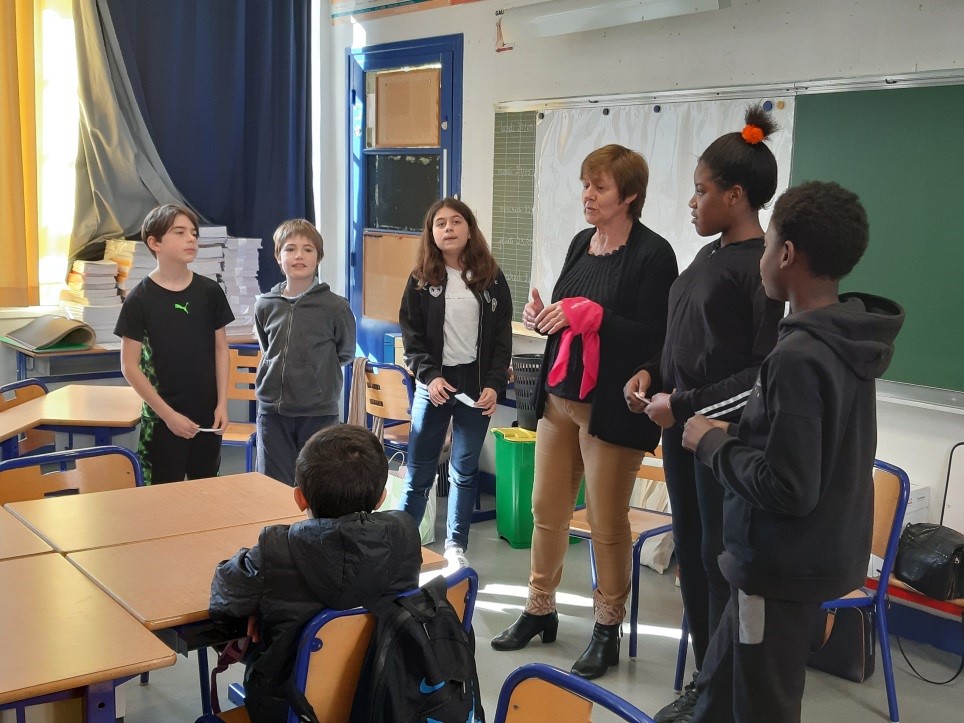 Elles Bougent à la rencontre des élèves de l'école primaire Claude Vellefaux à Paris