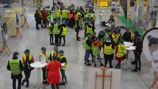 Visite du site Airbus de Bouguenais pour 50 jeunes filles