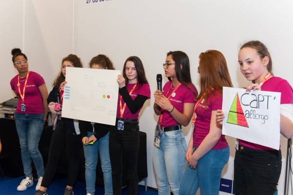 Elles Bougent pour l'industrie du Futur : visite Gemalto avec les collégiennes du 77