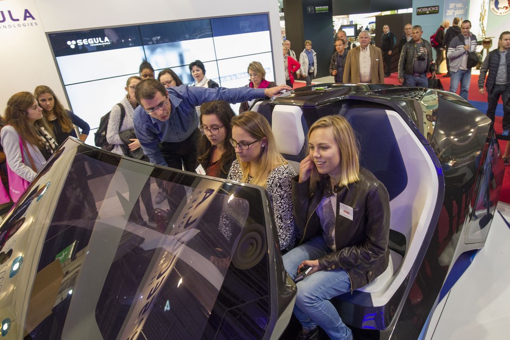 Vague rose sur le Mondial de l'Automobile 2016 avec Elles Bougent