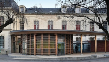 Lycée polyvalent Emiland Gauthey, lycée des métiers de la relation clientèle et de la mode